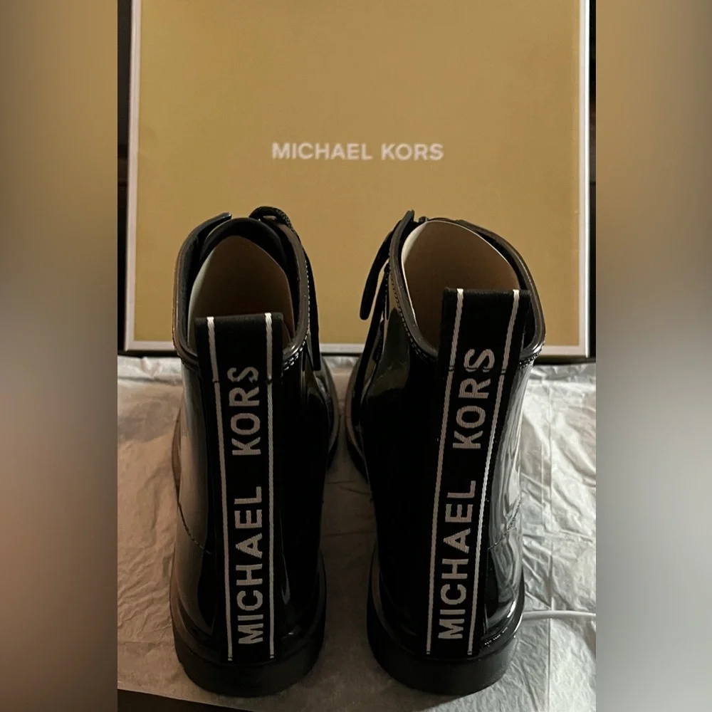 NIB NWT MICHAEL Michael Kors Tavie Combat Rain Boot Water Resistant Size 9 - Picture 5 of 14